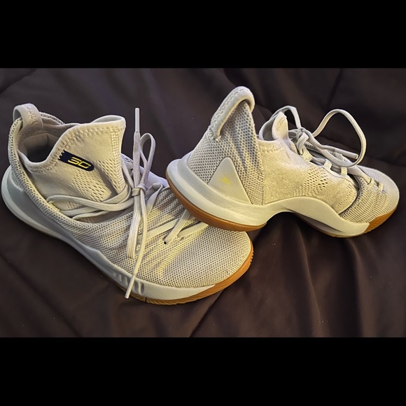 curry 5 basketball shoe
UNDER ARMOUR CURRY 5 BASKETBALL SHOE - Picture 5 of 7